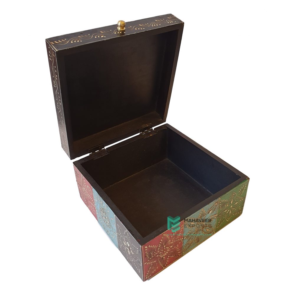 Square Emboss Painted Box